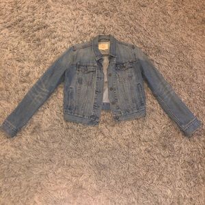 Levi’s Jean Jacket. Medium